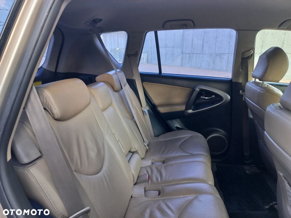 Toyota RAV4 2.2 D-4D Prestige - 18