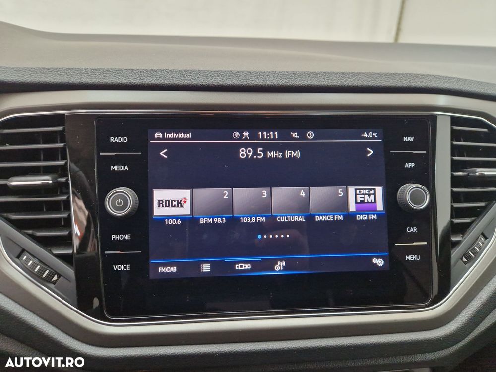 Volkswagen T-Roc - 9