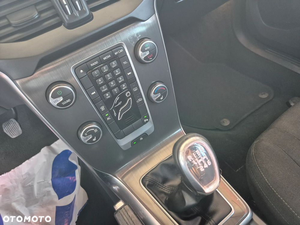 Volvo V40 D2 Momentum - 37