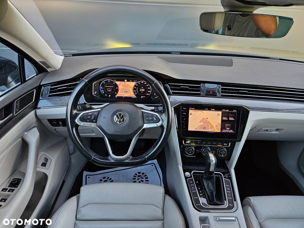 Volkswagen Passat 2.0 TDI EVO Elegance DSG - 18