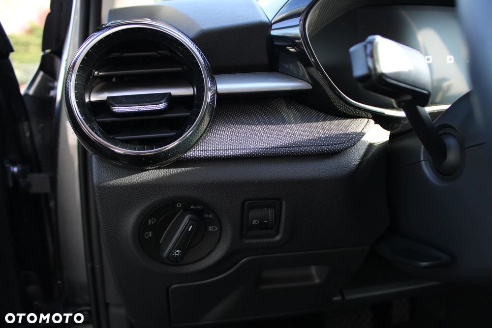 Skoda Fabia 1.0 TSI Selection DSG - 26