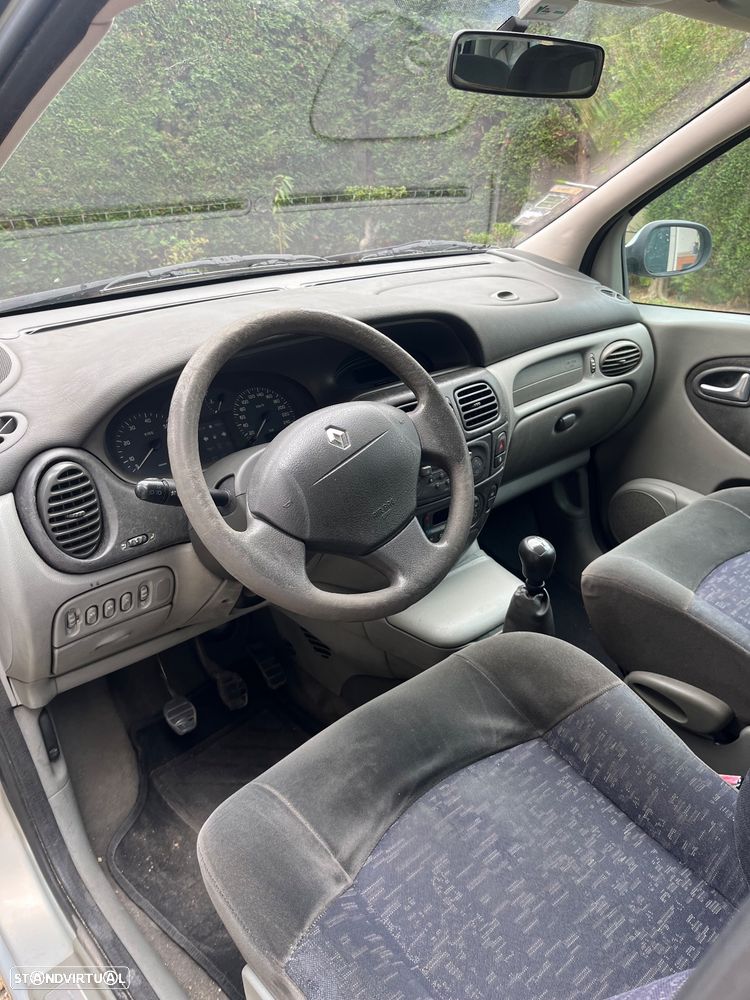 Renault Mégane Scénic - 3