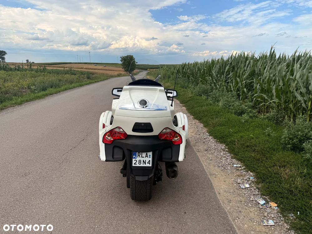 Can-Am Spyder - 5