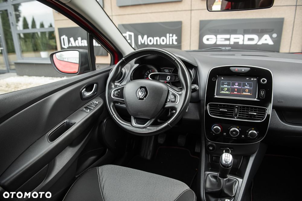 Renault Clio - 23