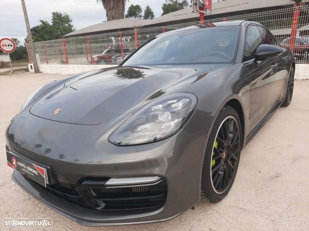 Porsche Panamera 4 E-Hybrid - 3