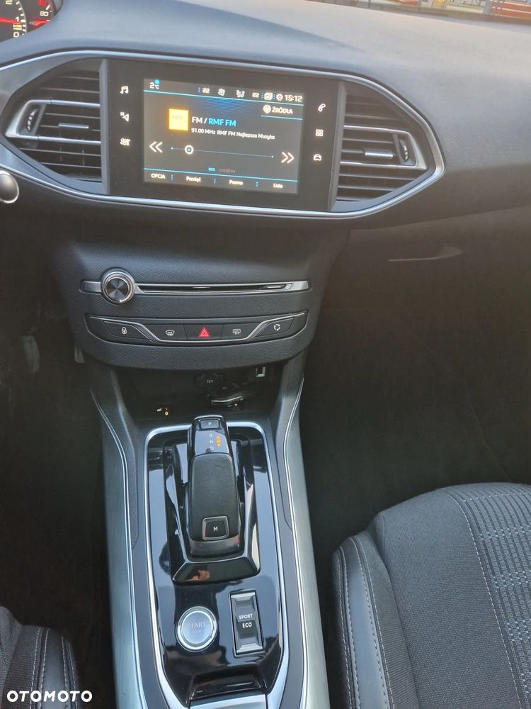 Peugeot 308 1.2 PureTech Allure S&S EAT8 - 19