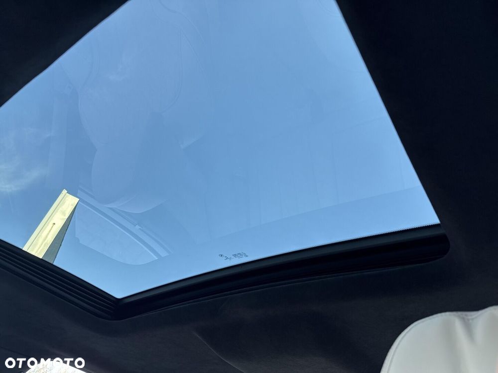 BMW Seria 5 M550i xDrive - 26