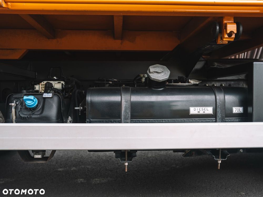 Mitsubishi Fuso Canter - 19