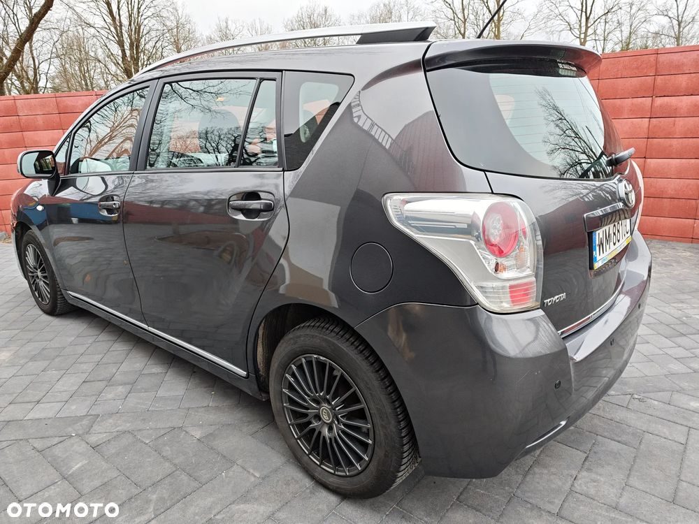 Toyota Verso 2.0 D-4D Sol plus 7os - 19