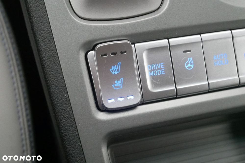 Hyundai Kona 64kWh Executive - 24
