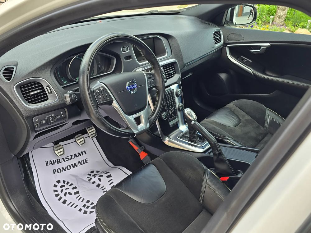 Volvo V40 D2 R Design - 26