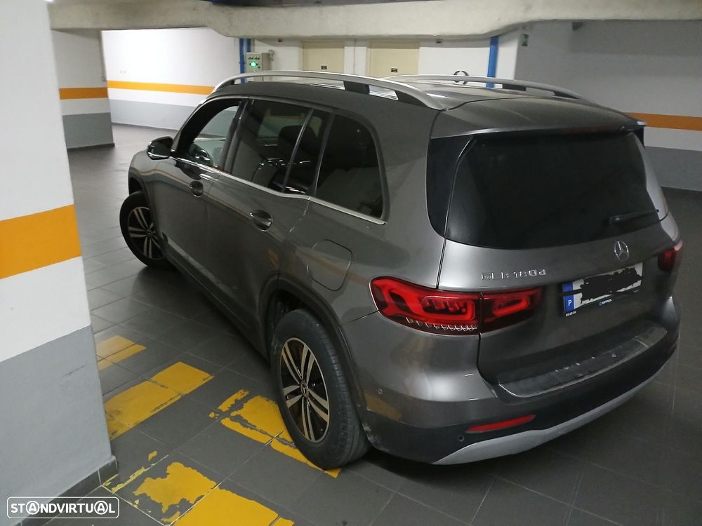 Mercedes-Benz GLB 180 - 4