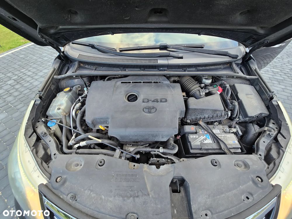 Toyota Avensis 2.0 D-4D Premium - 35