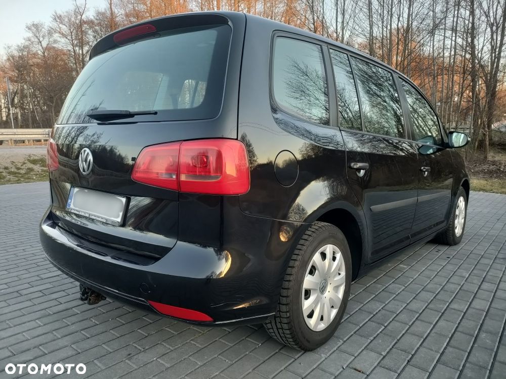 Volkswagen Touran - 4