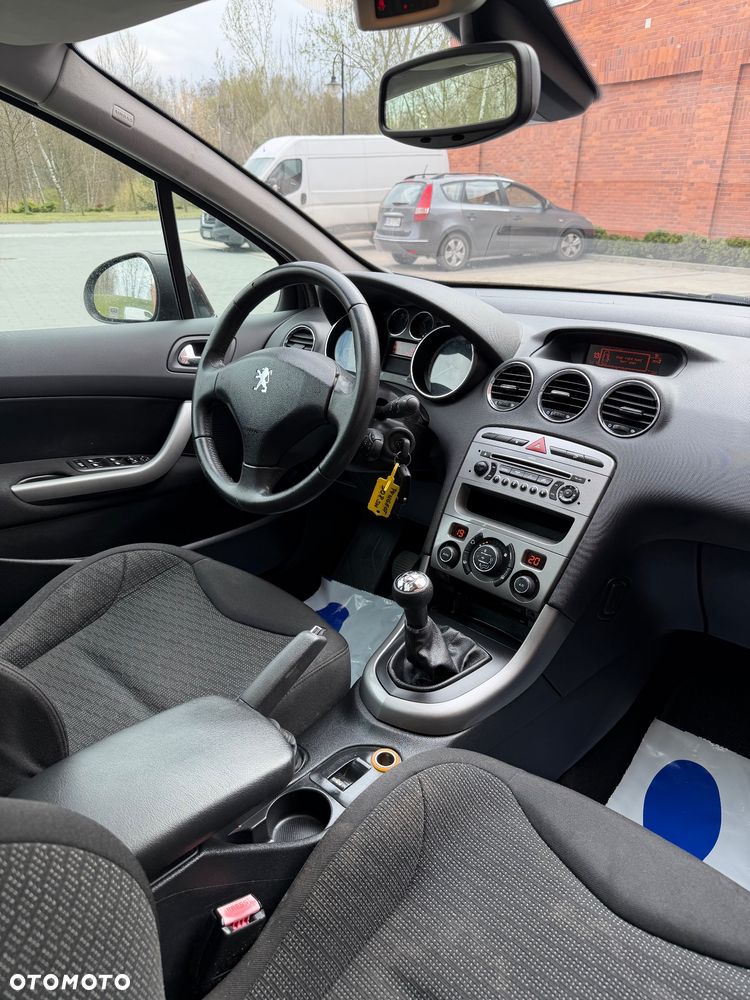 Peugeot 308 1.6 Trendy Navtech - 36