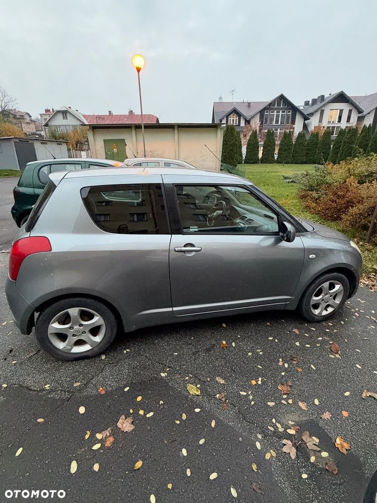 Suzuki Swift - 3