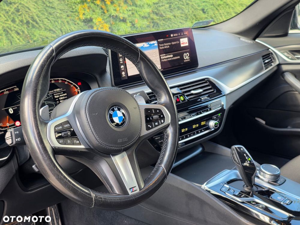 BMW Seria 5 540d xDrive mHEV M Sport sport - 11