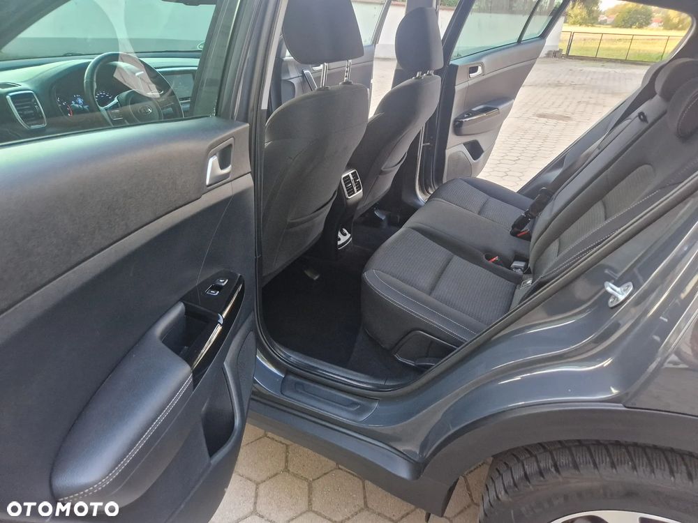 Kia Sportage 1.6 GDI Black Edition 2WD - 30