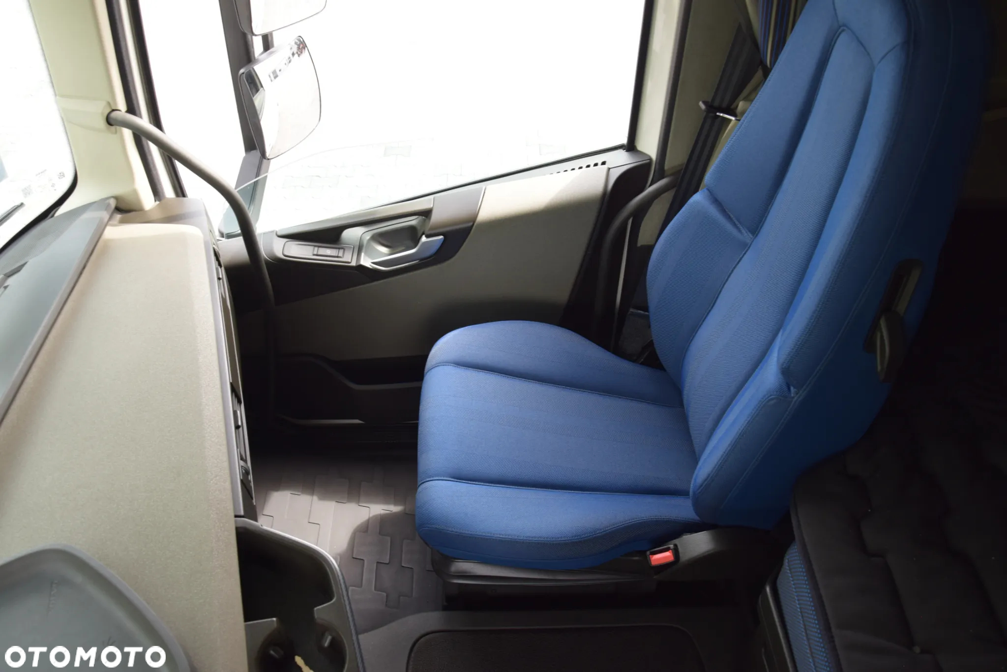 Volvo FH500 / EURO 6 / NOWY MODEL / KLIMATYZACJA POSTOJOWA / ACC / LEDY / 2 ZBIORNIKI PALIWA / FULL SPILERY / SERWISOWANY / SPROWADZONY - 27
