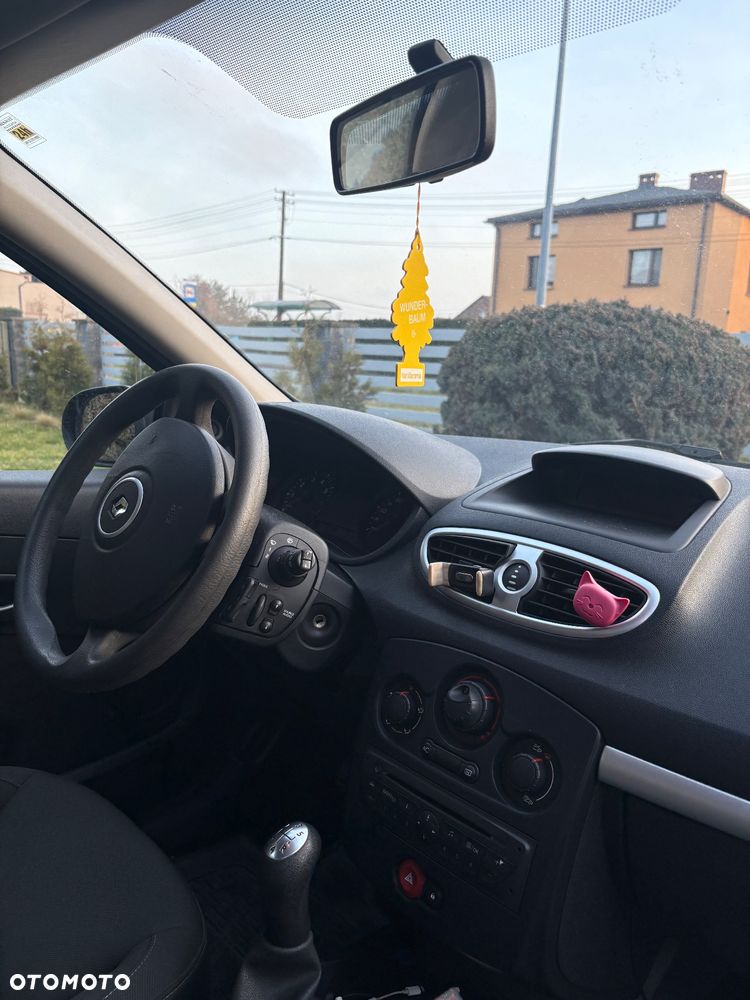 Renault Clio - 12