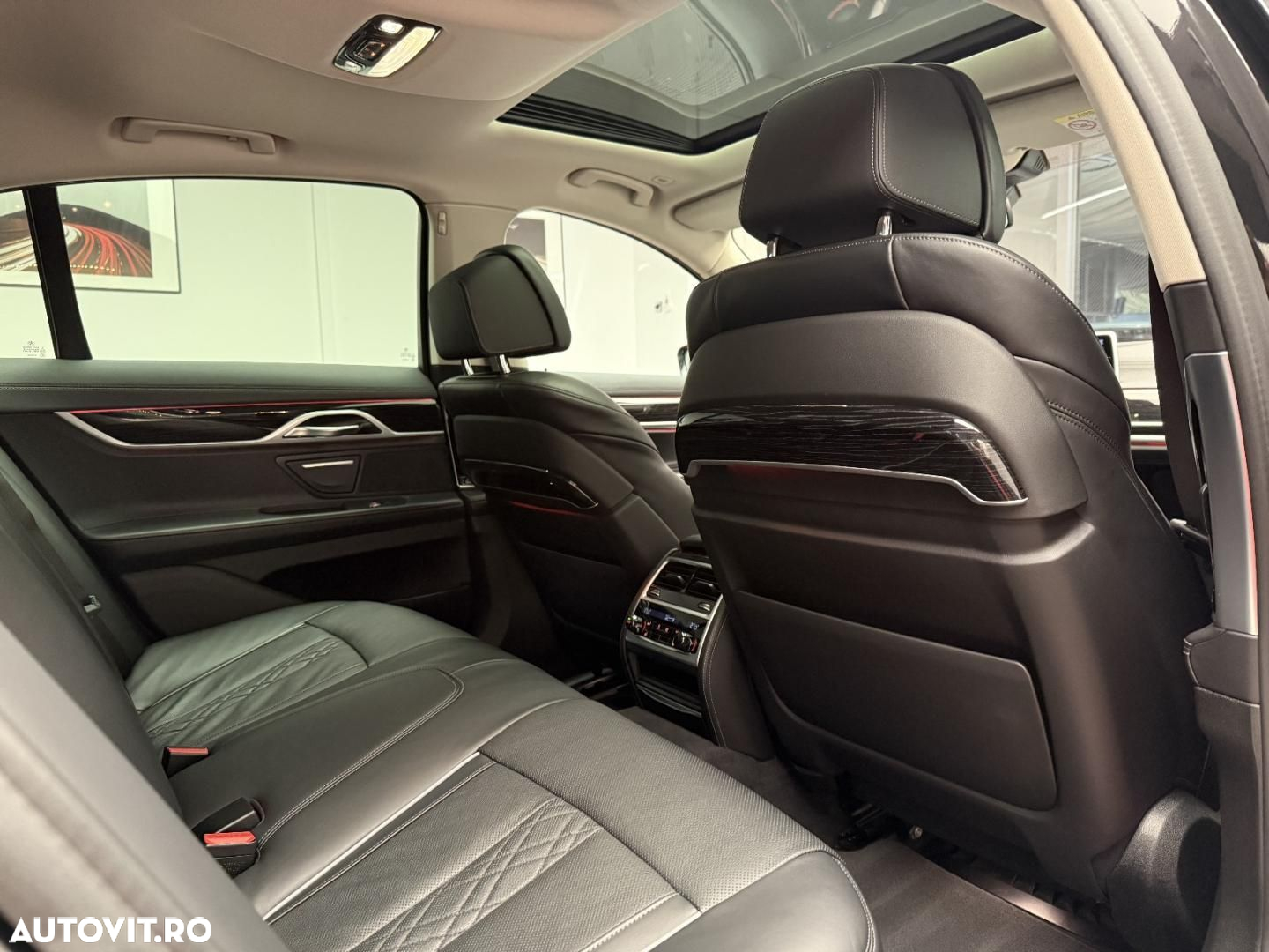 BMW Seria 7 - 32