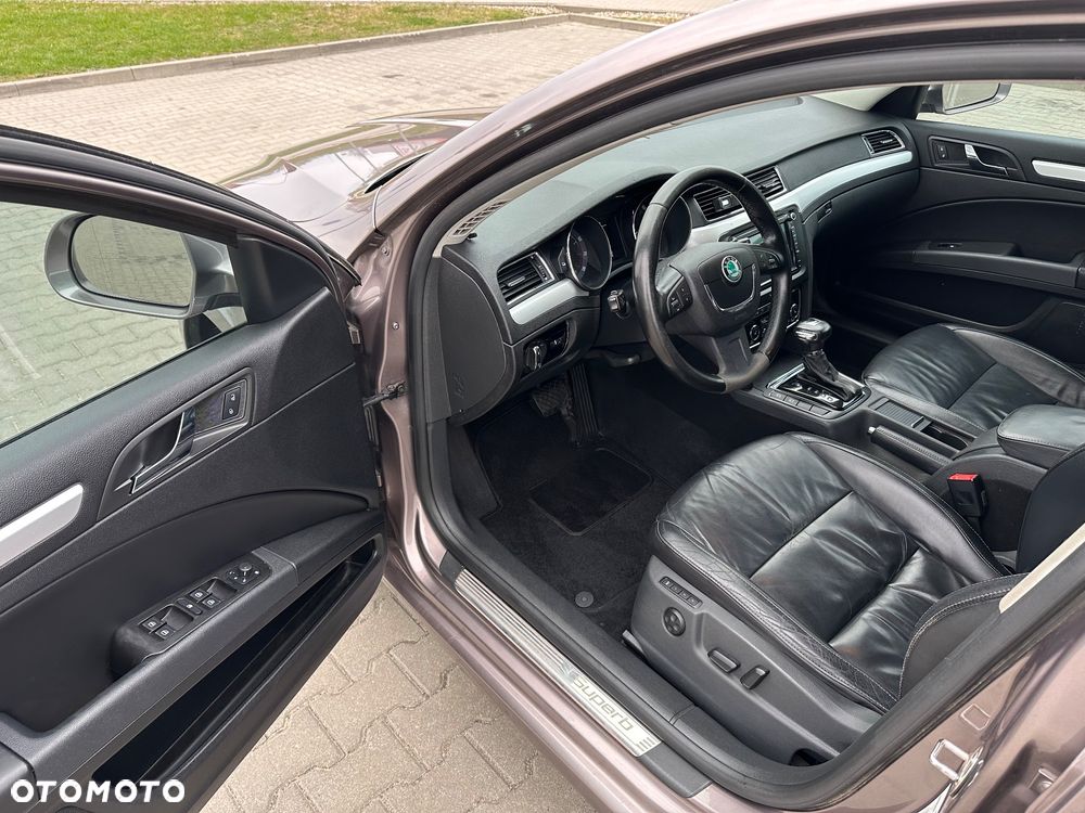 Skoda Superb 1.8 TSI DSG Elegance - 14
