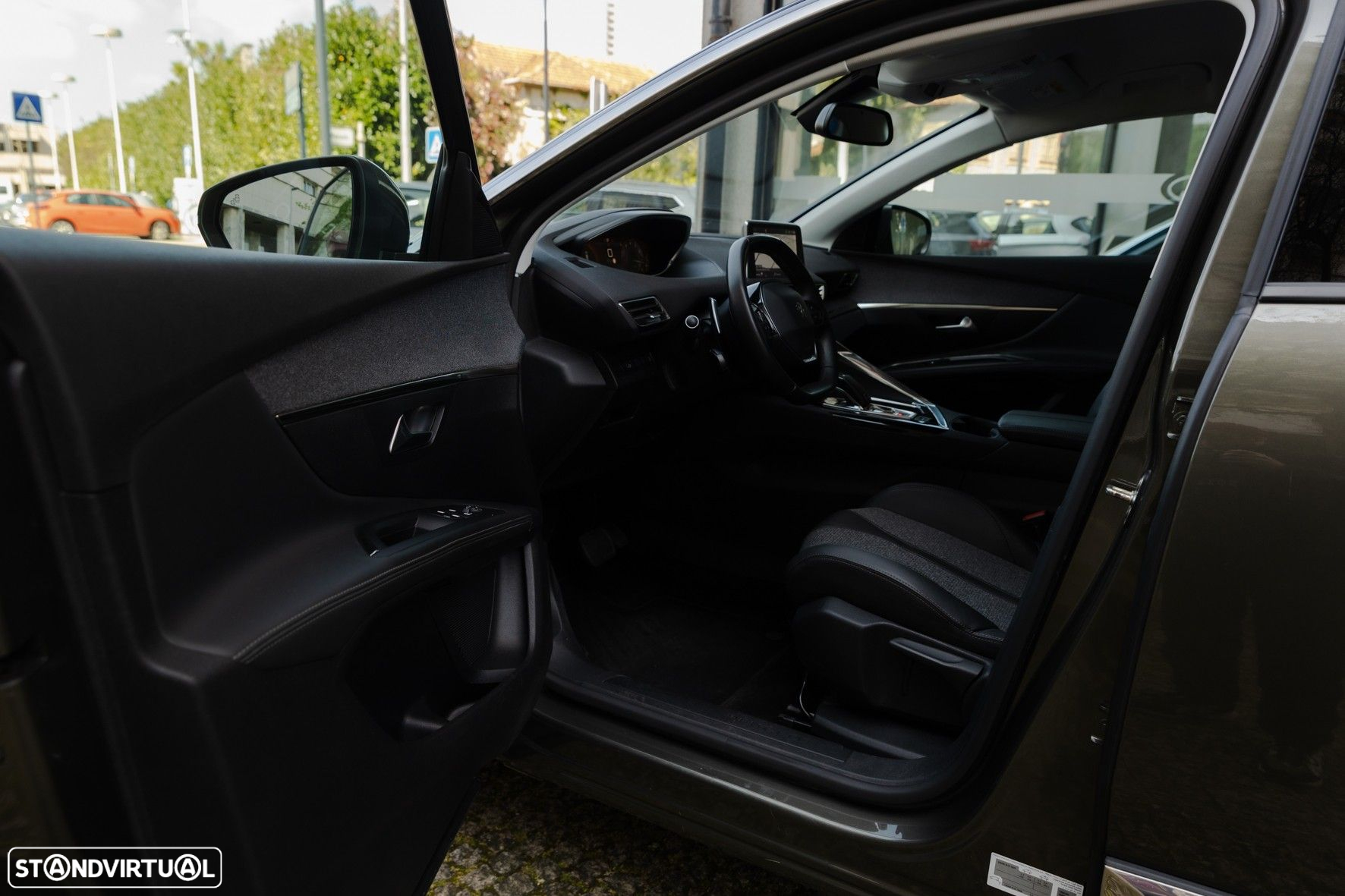Peugeot 5008 1.2 PureTech Allure EAT8 - 8
