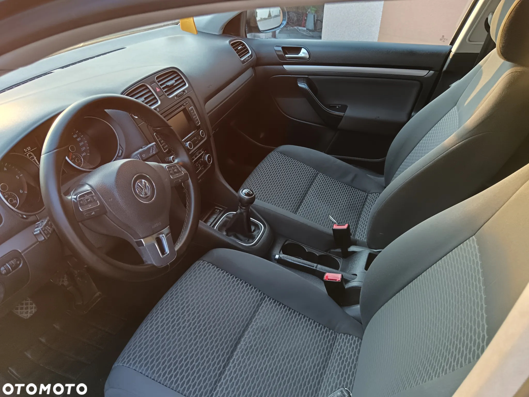 Volkswagen Golf 1.6 TDI 4Motion BlueMotion Technology Comfortline - 10