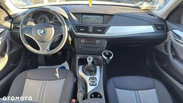 BMW X1 xDrive18d Sport Line - 38