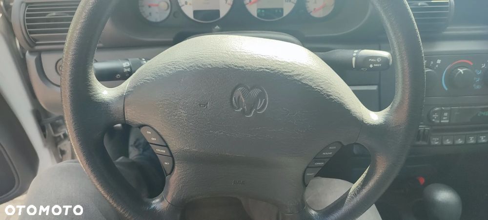 Dodge Stratus - 14