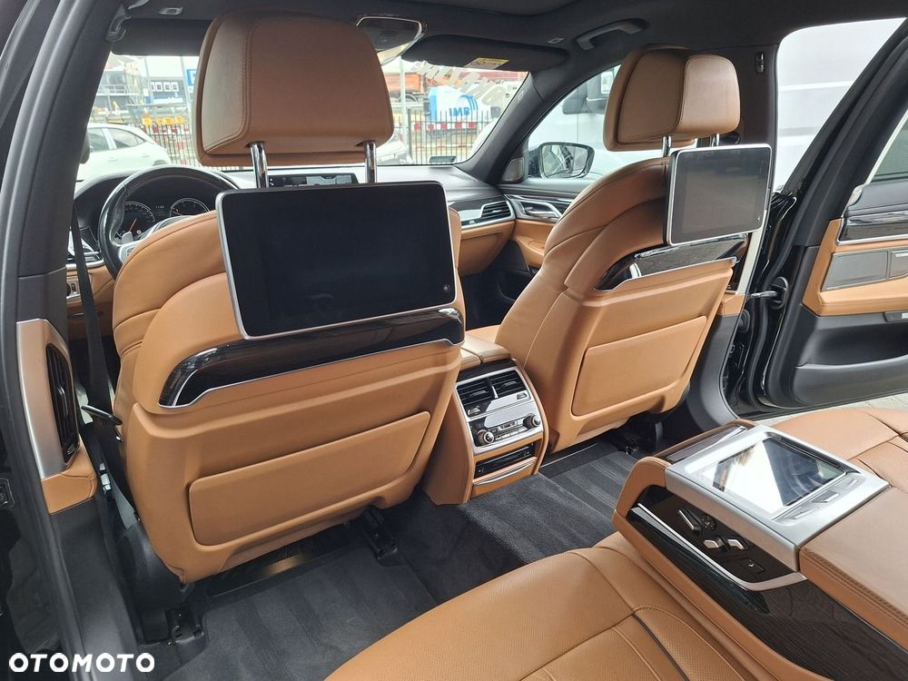 BMW Seria 7 750Ld xDrive - 19