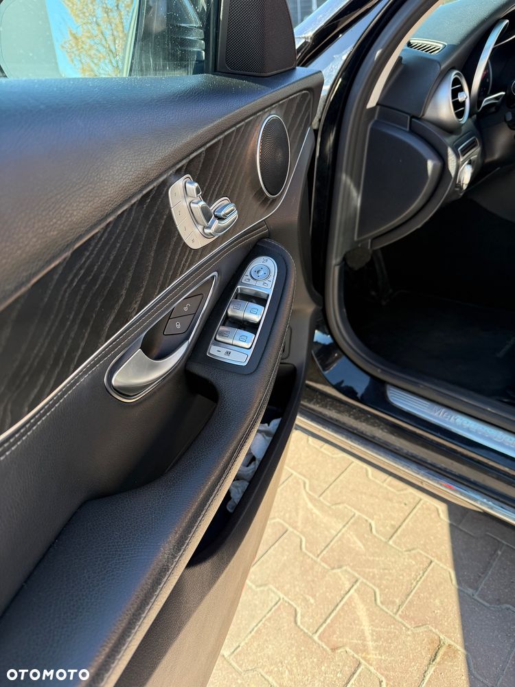 Mercedes-Benz Klasa C 300 7G-TRONIC - 12