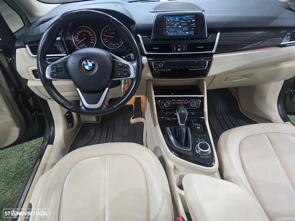 BMW 220 Active Tourer i Aut. Luxury Line - 15