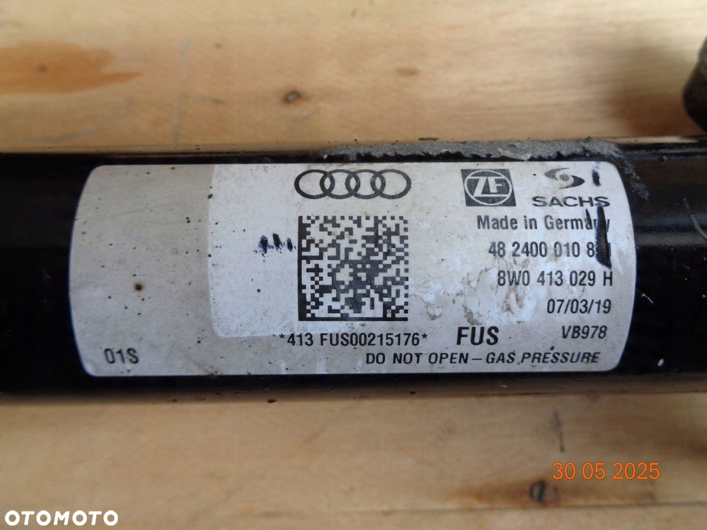 Audi A4 S4 B9 8W 2019 Prawa strona Amortyzator osi przedniej ze sprężyną - 4