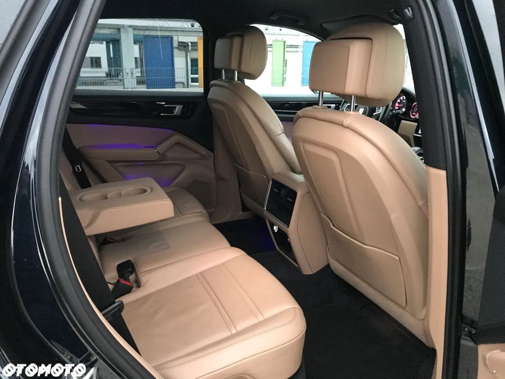Porsche Cayenne Platinum Edition - 23