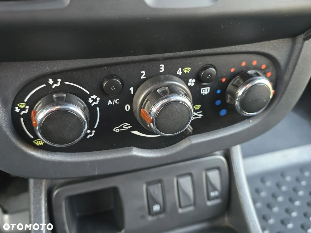 Dacia Duster 1.6 SCe Open S&S - 18