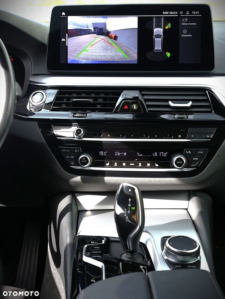 BMW Seria 5 520d xDrive mHEV - 40