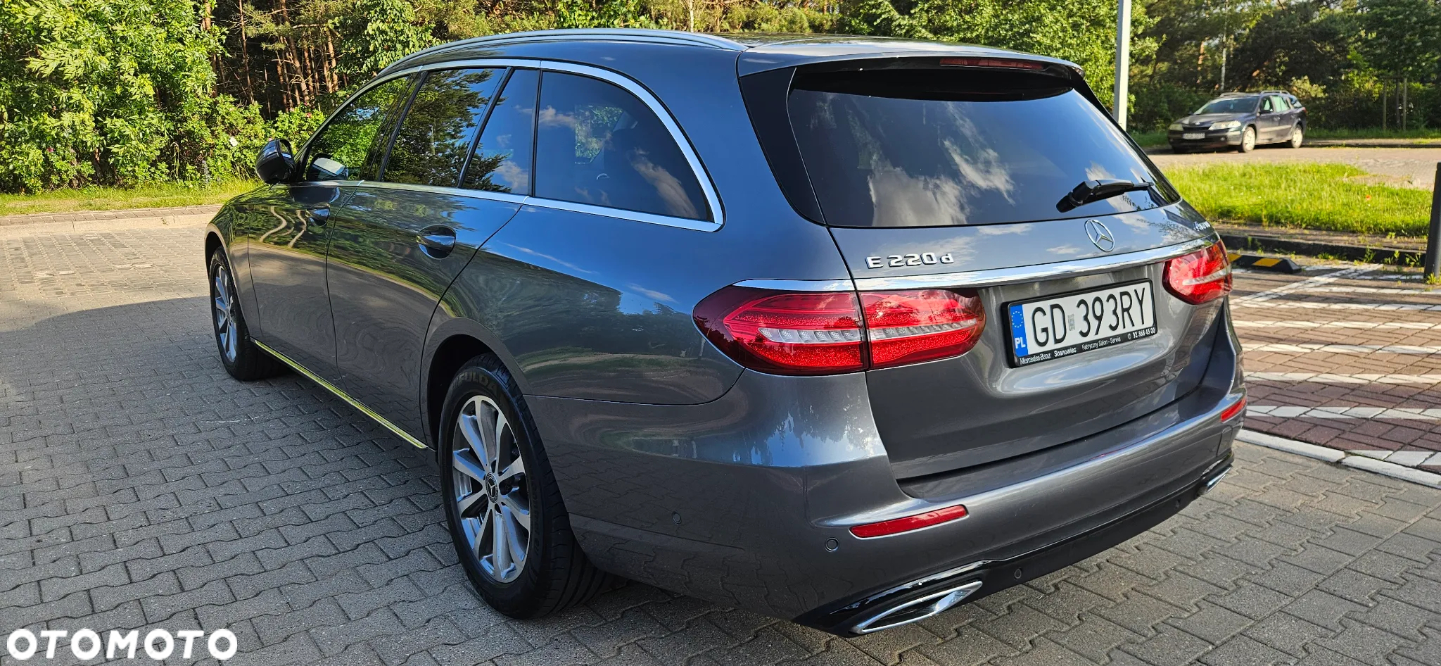 Mercedes-Benz Klasa E 220 d 4-Matic 9G-TRONIC - 12