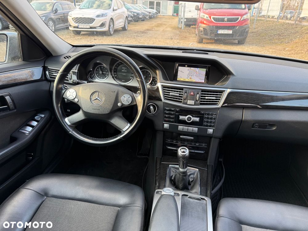 Mercedes-Benz Klasa E 200 CGI BlueEffICIENCY Avantgarde - 11