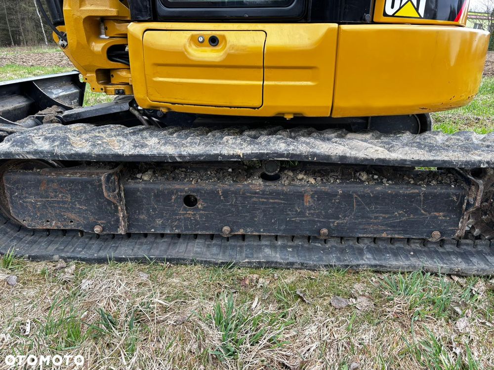 Caterpillar - 12