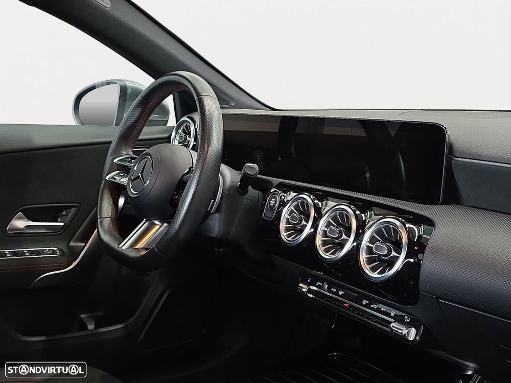 Mercedes-Benz A 250 Limousine - 11