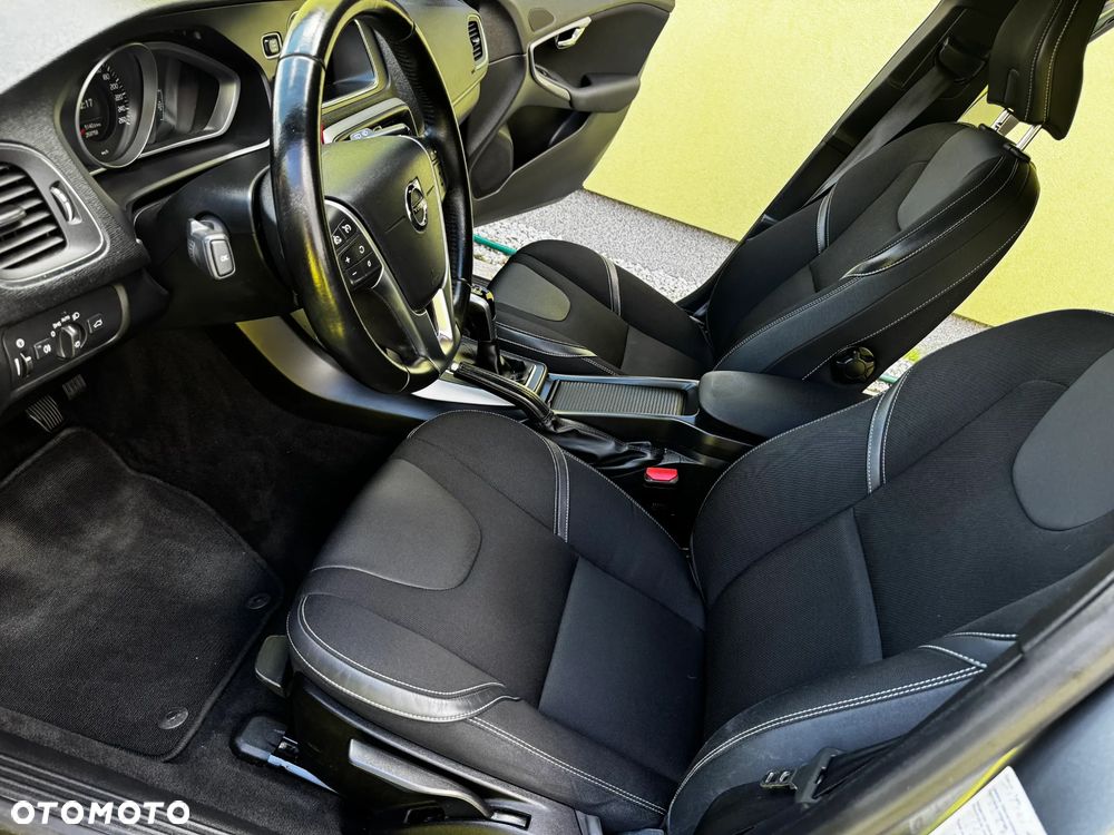 Volvo V40 D2 Momentum - 18