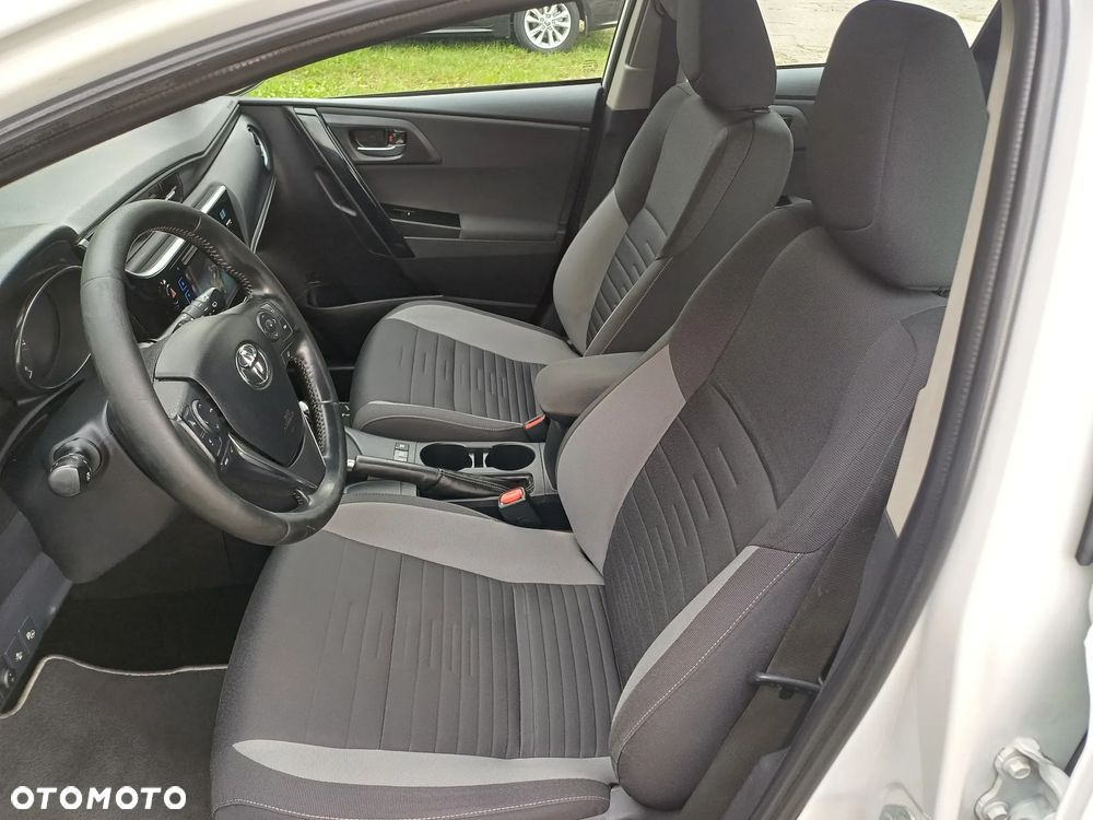 Toyota Auris Hybrid 135 Premium - 9