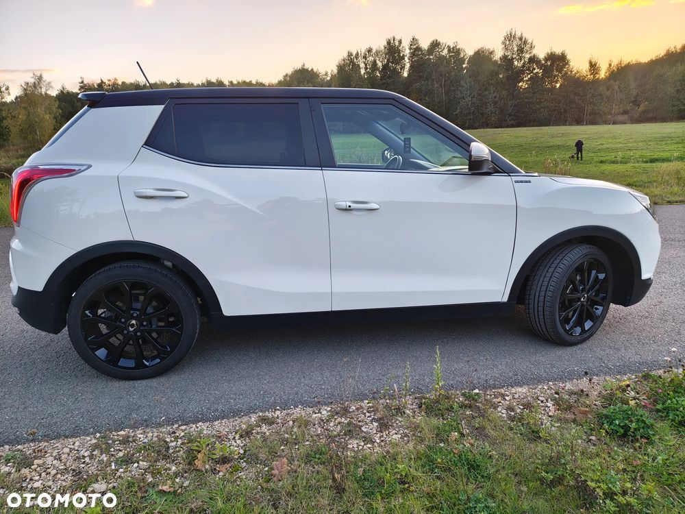 SsangYong/KGM Tivoli e-XGi 160 2WD Black+White - 2