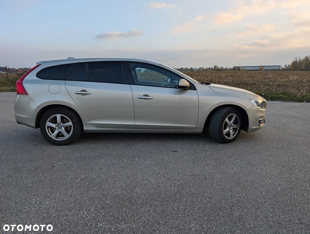 Volvo V60 D4 Summum - 6