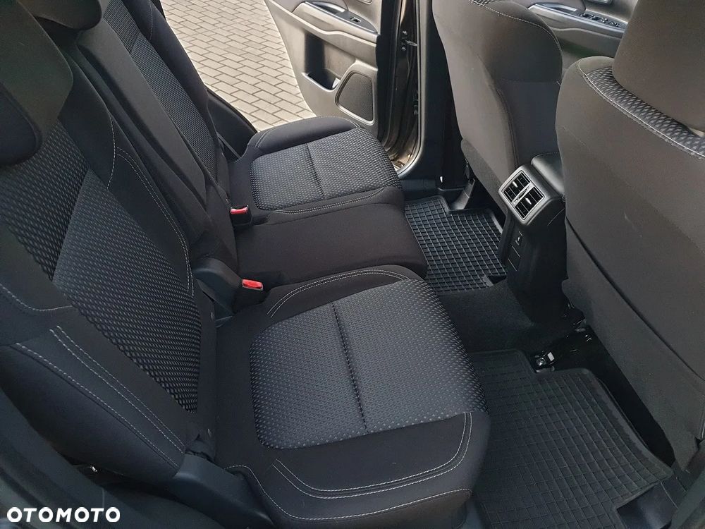 Mitsubishi Outlander 2.0 Instyle Navi 4WD CVT - 28