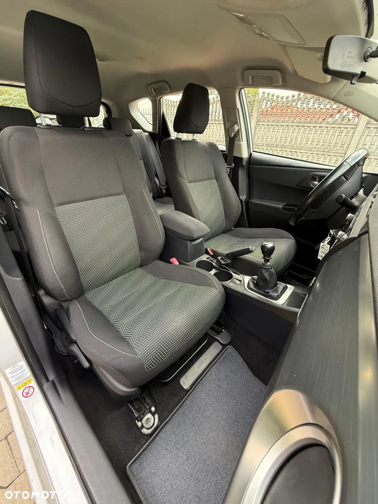 Toyota Auris - 18