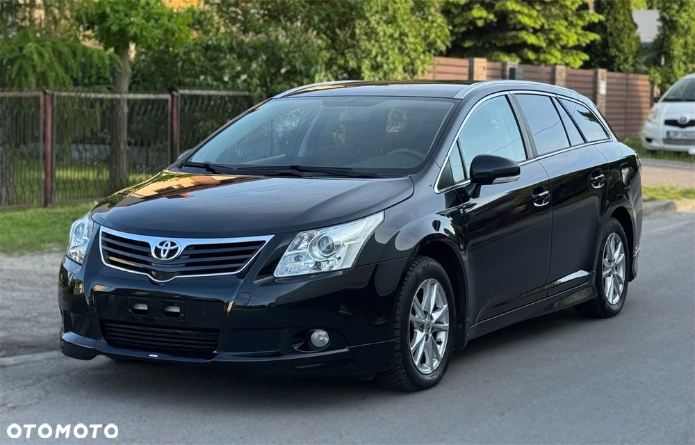 Toyota Avensis Touring Sports 1.8 Multidrive S Executive - 1