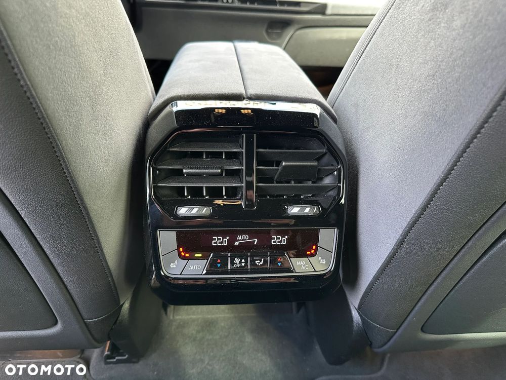 BMW iX xDrive45 100.6kWh - 21