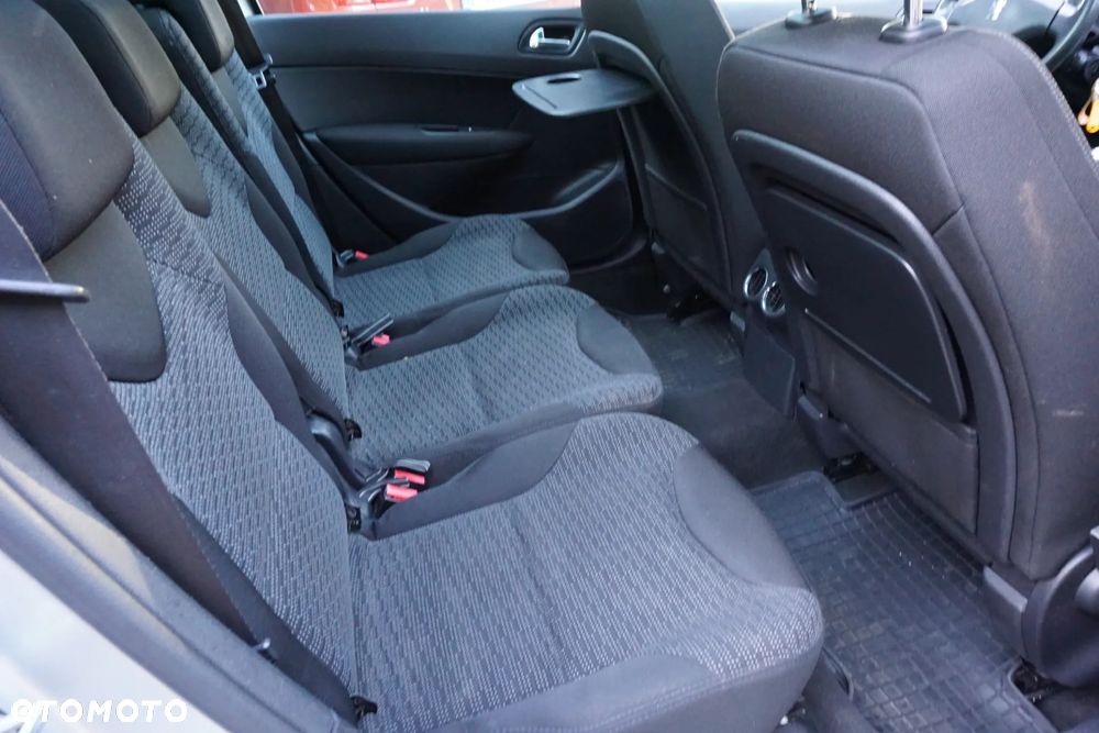 Peugeot 308 1.6 Premium - 16